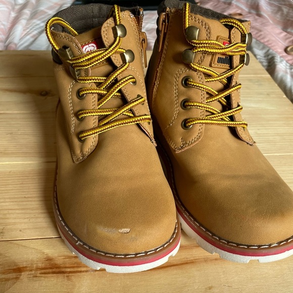 Boy's‎ Ecko Ultd. Brown & Tan boots size 3 New with flaws - Picture 1 of 6